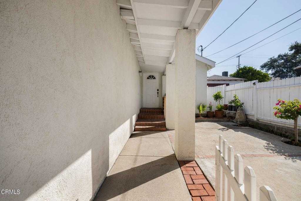 photo 3: 2653 Pickens Avenue, Montrose CA 91020