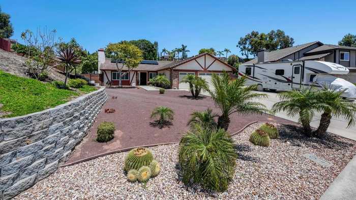 photo 2: 1550 Havenwood Drive, Oceanside CA 92056