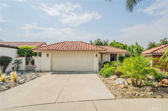 photo 2: 1358 Orchard Circle, Upland CA 91786