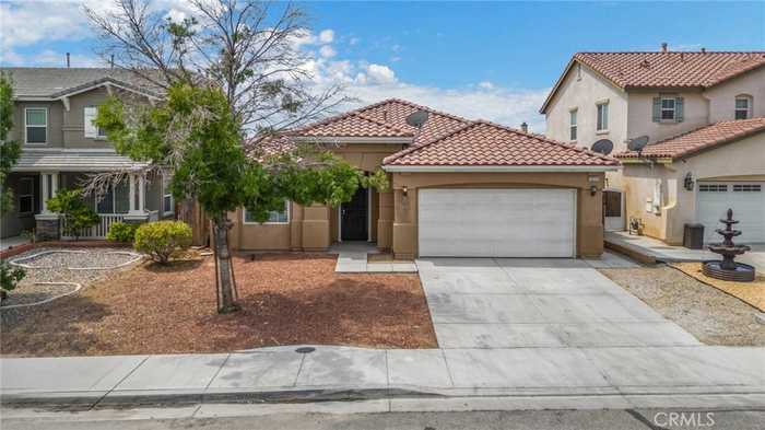 photo 1: 13251 Lone Pine Court, Hesperia CA 92344