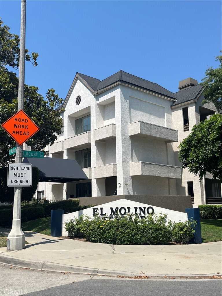 photo 1: 300 N El Molino Avenue Unit 107, Pasadena CA 91101