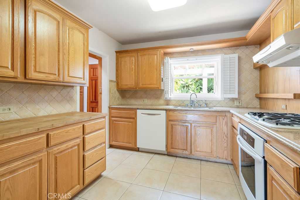 photo 3: 744 Haverford Avenue, Pacific Palisades CA 90272