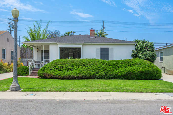 photo 2: 7711 Naylor Avenue, Los Angeles CA 90045