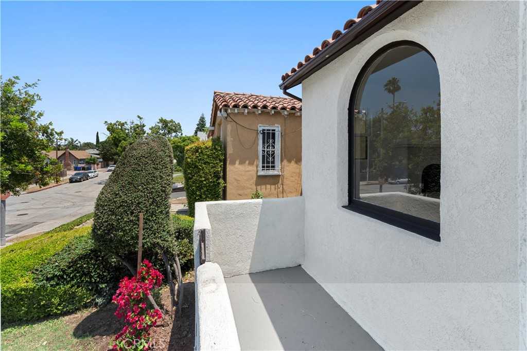 photo 3: 3206 W 74th Street, Los Angeles CA 90043