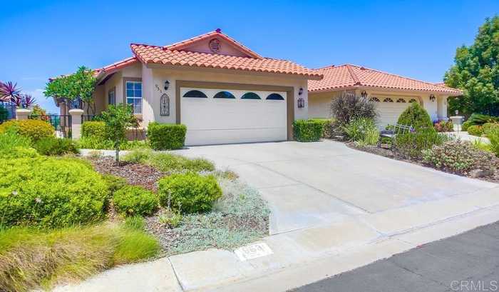 photo 1: 953 Crescent Bend, Fallbrook CA 92028