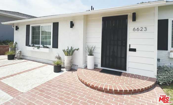 photo 2: 6623 W 87th Place, Los Angeles CA 90045