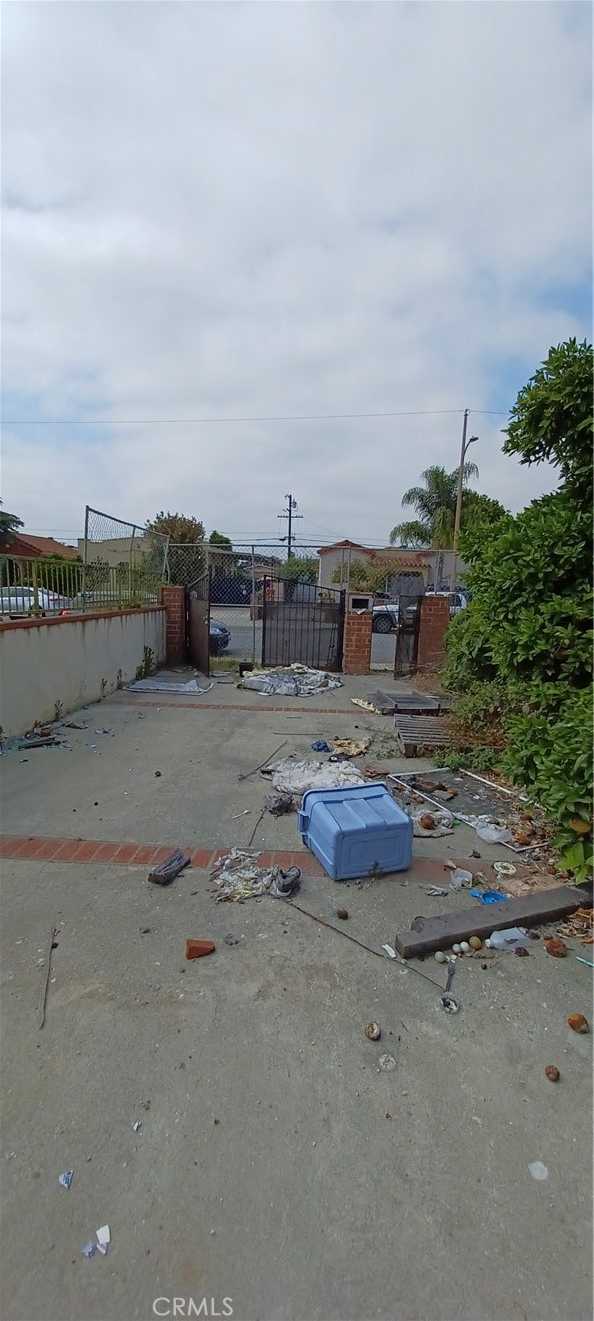 photo 2: 3107 Hill Street, Huntington Park CA 90255