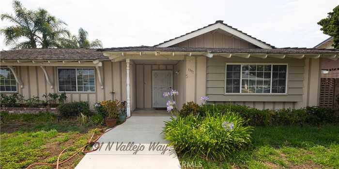 photo 2: 1391 N Vallejo Way, Upland CA 91786