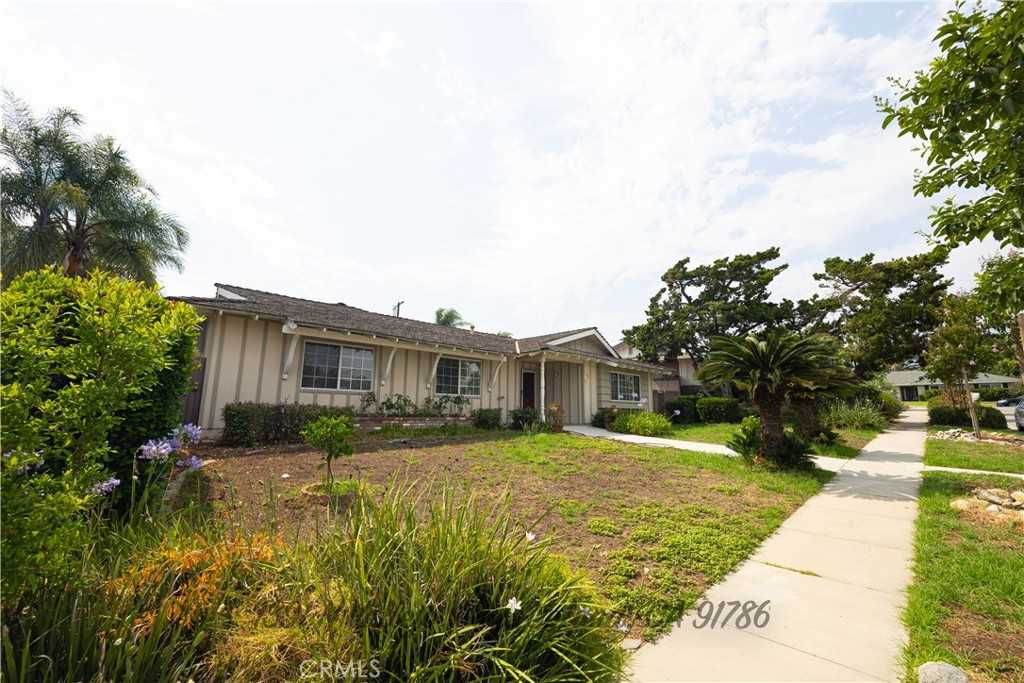 photo 3: 1391 N Vallejo Way, Upland CA 91786