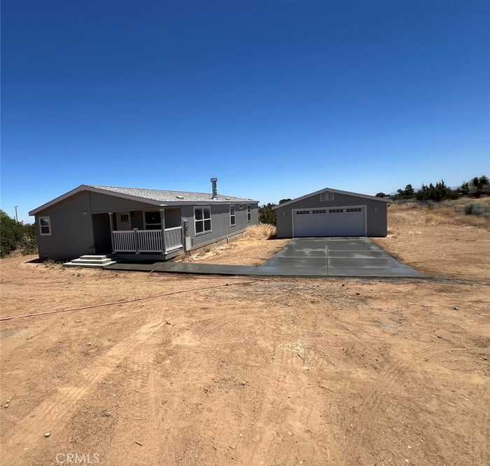 photo 2: 9345 Buttonwood, Phelan CA 92371