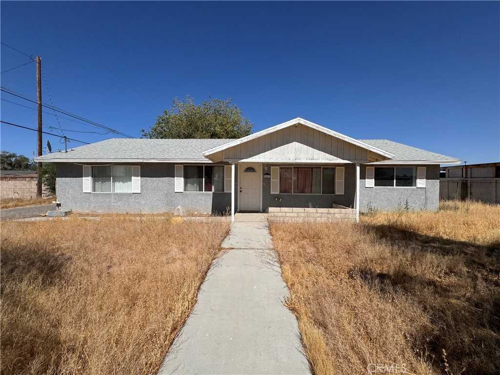 photo 1: 36837 Hillview Road, Hinkley CA 92347