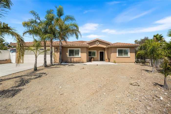 photo 2: 22800 Granite Dome Pl, Canyon Lake CA 92587