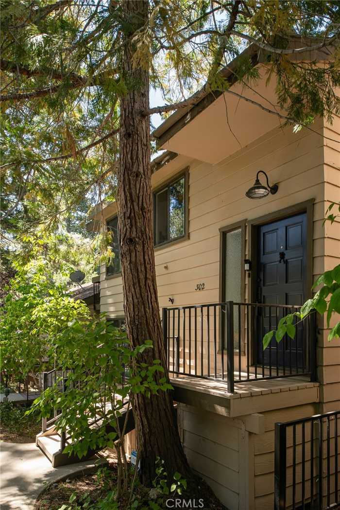 photo 2: 27751 Peninsula Drive Unit 302, Lake Arrowhead CA 92352