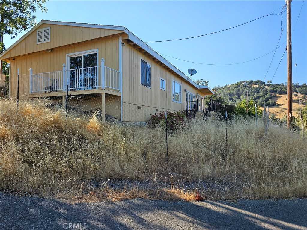 photo 1: 12322 Lakeview Drive, Clearlake Oaks CA 95423