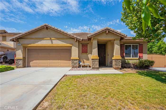 photo 1: 13781 Coolidge Way, Oak Hills CA 92344