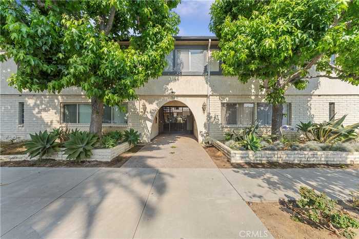 photo 1: 360 Gladys Avenue Unit 11, Long Beach CA 90814