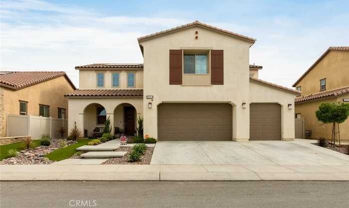 photo 1: 5843 Crescent Way, Banning CA 92220