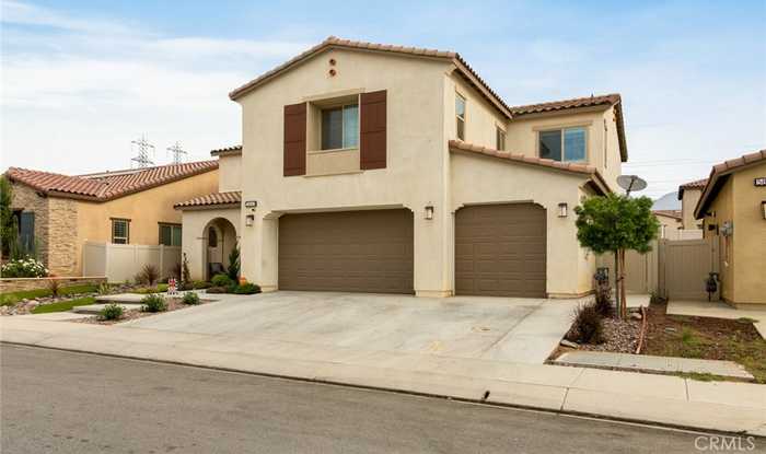 photo 2: 5843 Crescent Way, Banning CA 92220