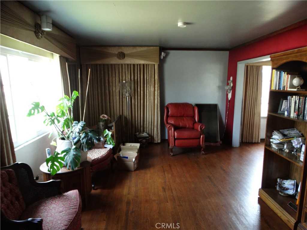 photo 3: 2108 W 108th Street, Los Angeles CA 90047