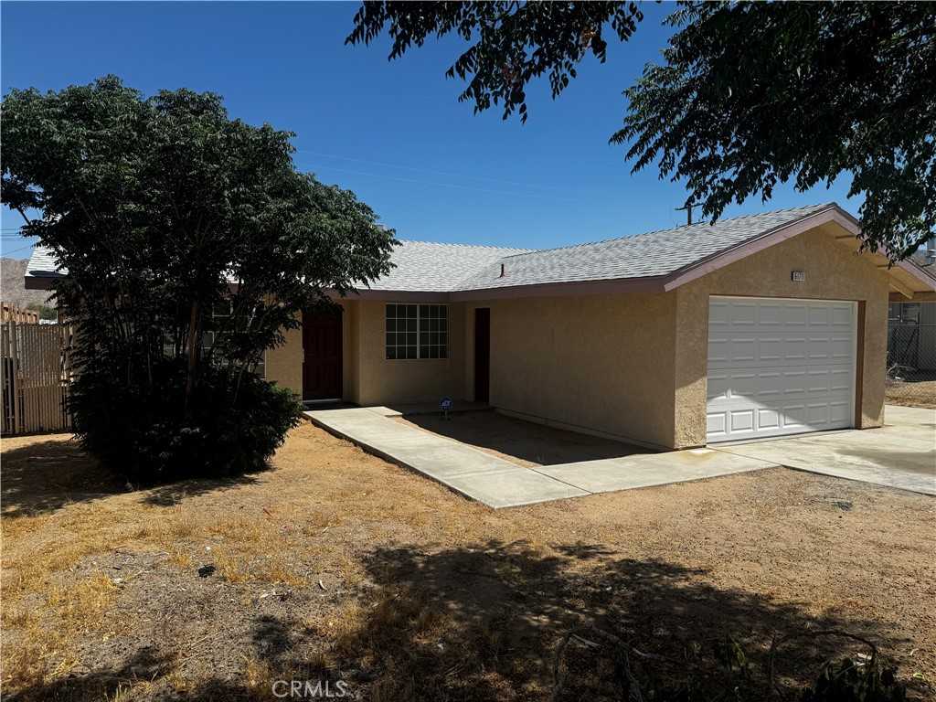 photo 1: 61711 Morningside Road, Joshua Tree CA 92252