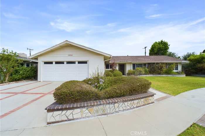 photo 1: 1696 Oahu Place, Costa Mesa CA 92626