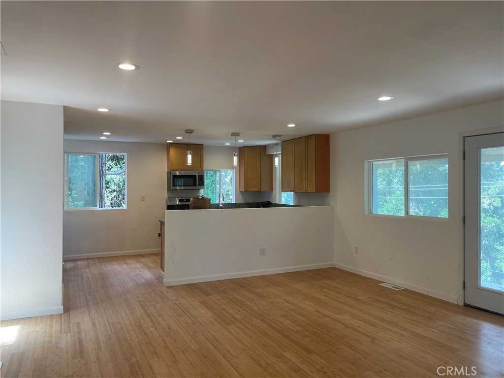 photo 3: 997 Toll House Path, Crestline CA 92325