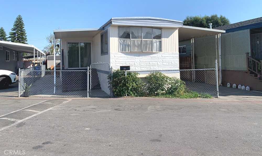 photo 3: 6475 Atlantic Avenue Unit 602, Long Beach CA 90805