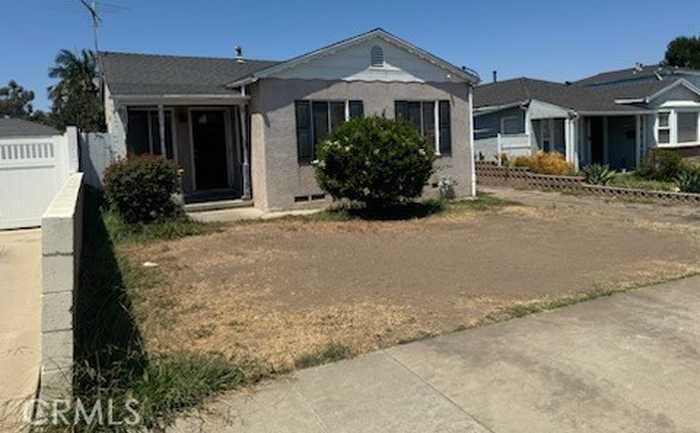 photo 2: 1368 W Summerland Avenue, San Pedro CA 90732