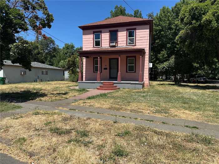 photo 1: 498 Humboldt Avenue, Chico CA 95928