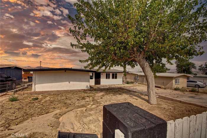 photo 2: 1417 Mesa Drive, Barstow CA 92311