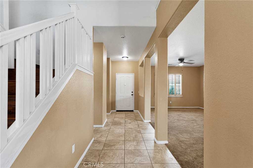 photo 3: 12933 Walnut Way, Victorville CA 92392