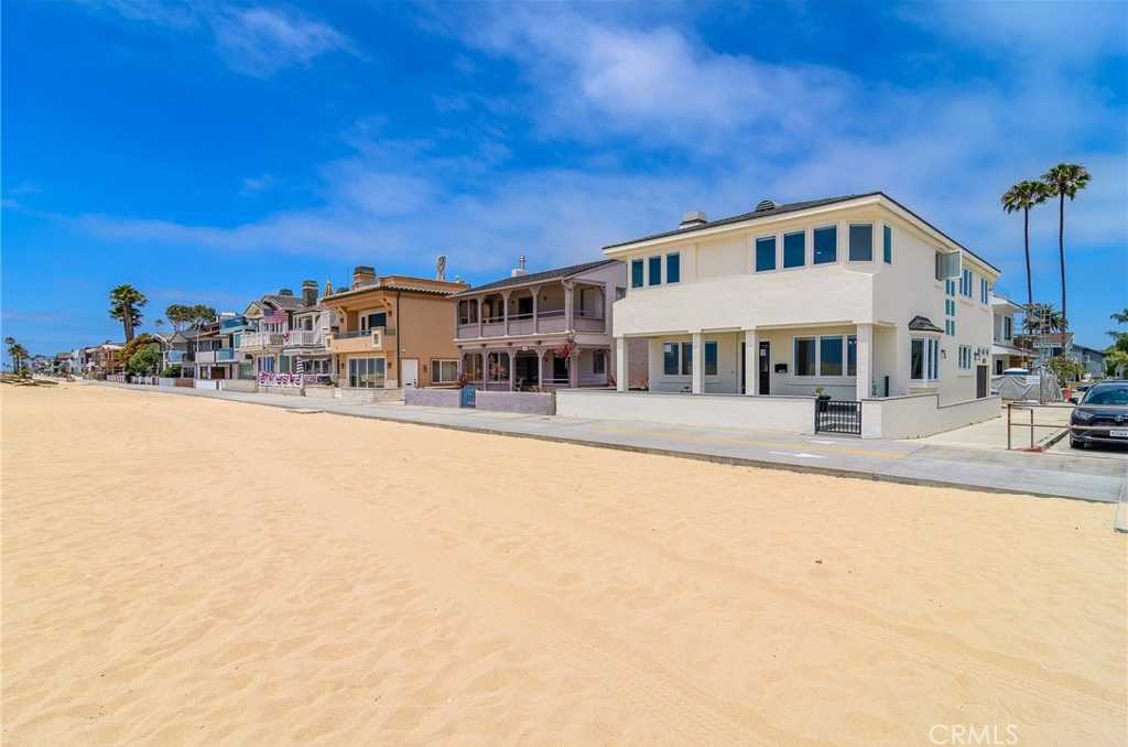 photo 3: 600 W Oceanfront, Newport Beach CA 92661