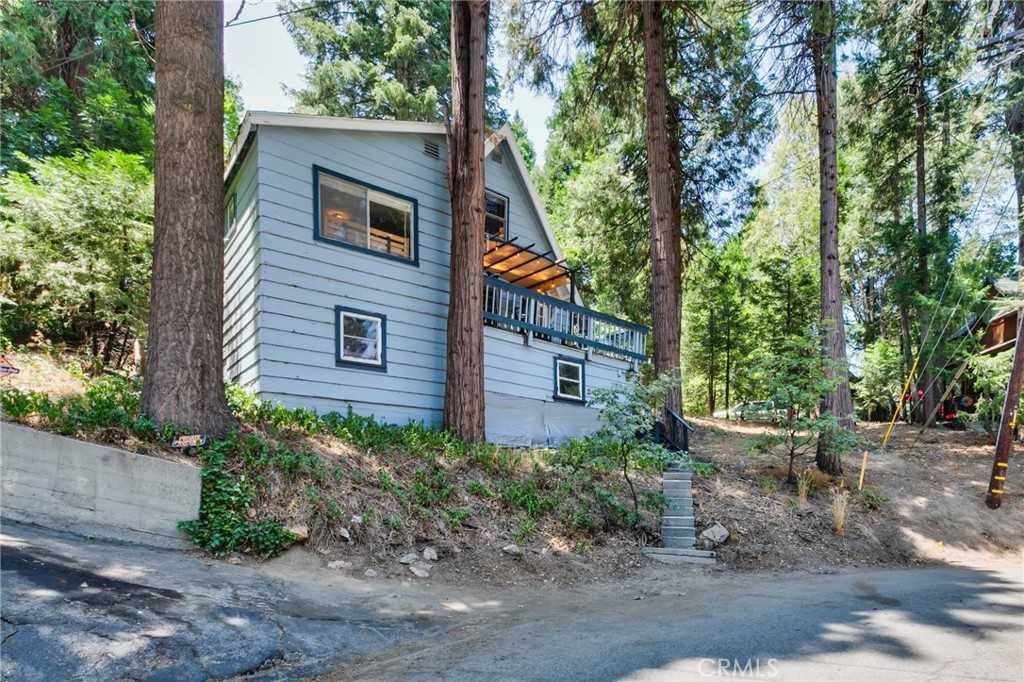 photo 2: 658 W Victoria Court, Lake Arrowhead CA 92352