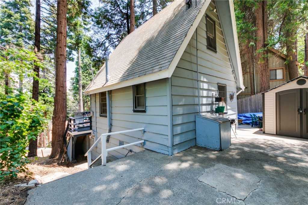 photo 3: 658 W Victoria Court, Lake Arrowhead CA 92352