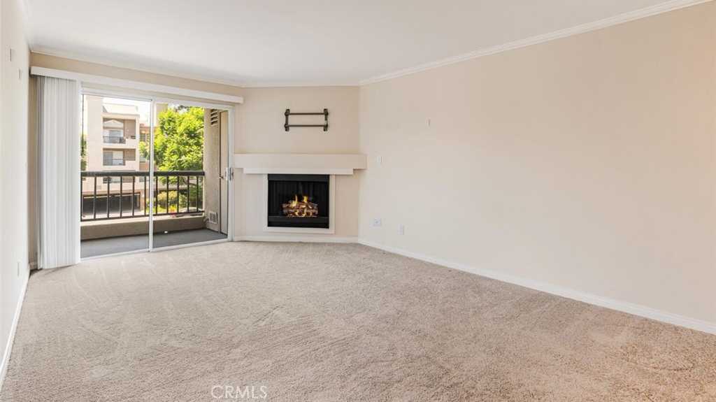 photo 2: 21520 Burbank Boulevard Unit 209, Woodland Hills CA 91367