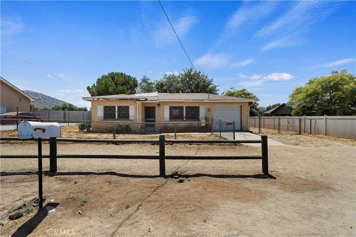 photo 2: 1072 Fifth Street, Norco CA 92860