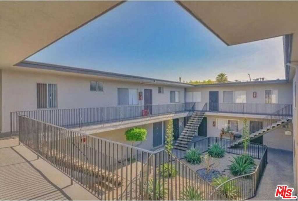 photo 3: 3236 W 60th Street, Los Angeles CA 90043