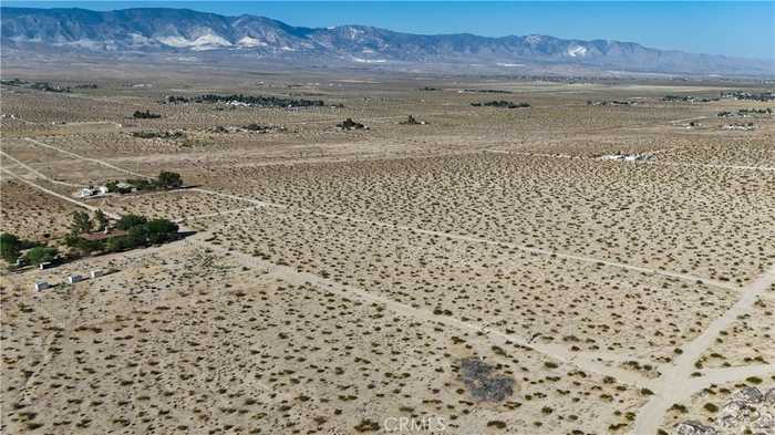 photo 11: 705 Porter Street, Lucerne Valley CA 92356