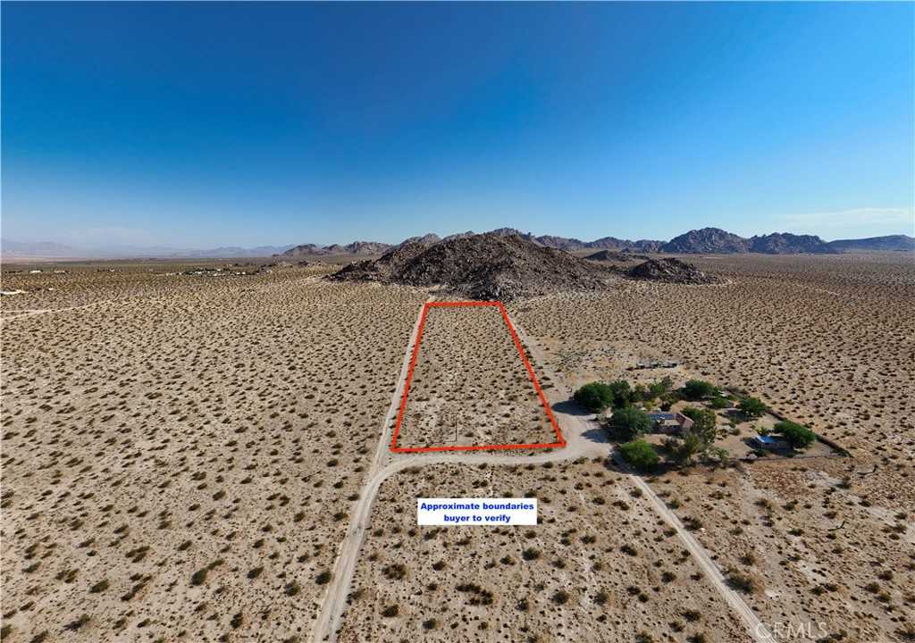 photo 2: 705 Porter Street, Lucerne Valley CA 92356