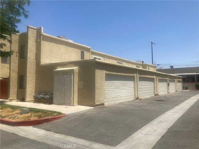 photo 2: 44200 Kingtree Avenue Unit 21, Lancaster CA 93534