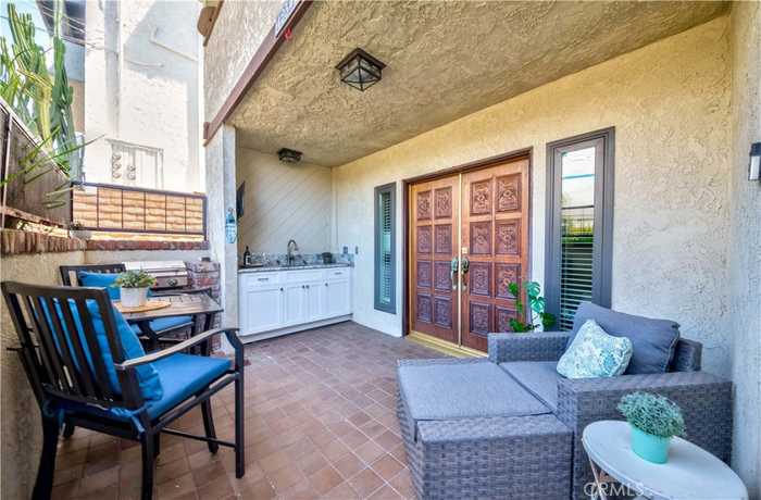 photo 2: 425 N Elena Avenue Unit 2, Redondo Beach CA 90277