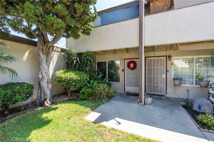 photo 2: 521 S Lyon Street Unit 1, Santa Ana CA 92701