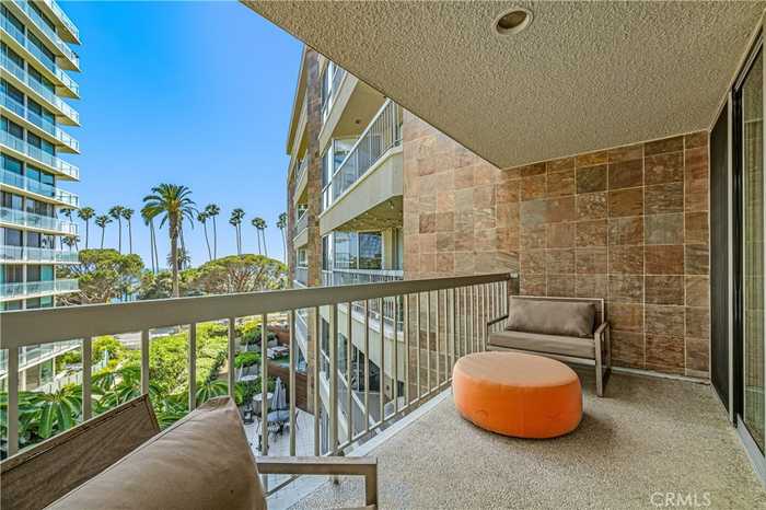 photo 2: 515 Ocean Avenue, Santa Monica CA 90402