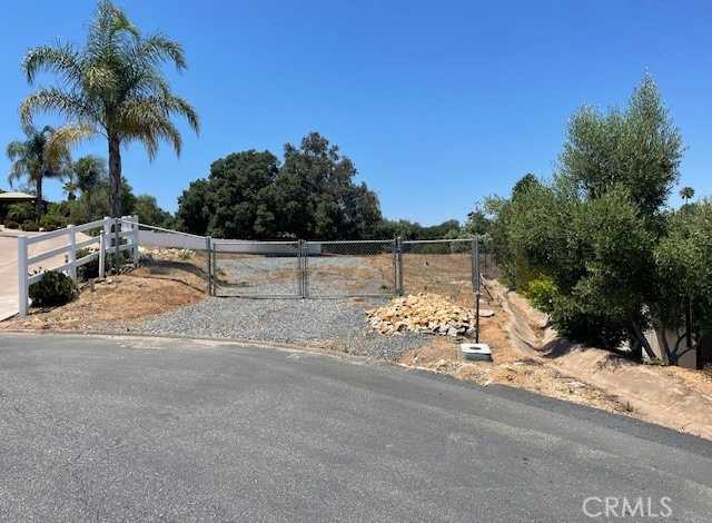 photo 1: 510 Oak Glade Drive, Fallbrook CA 92028