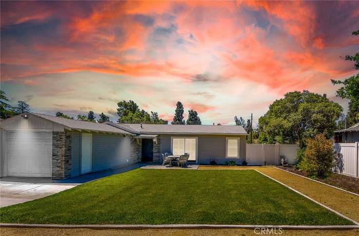 photo 1: 310 Santa Rita Pl, Banning CA 92220