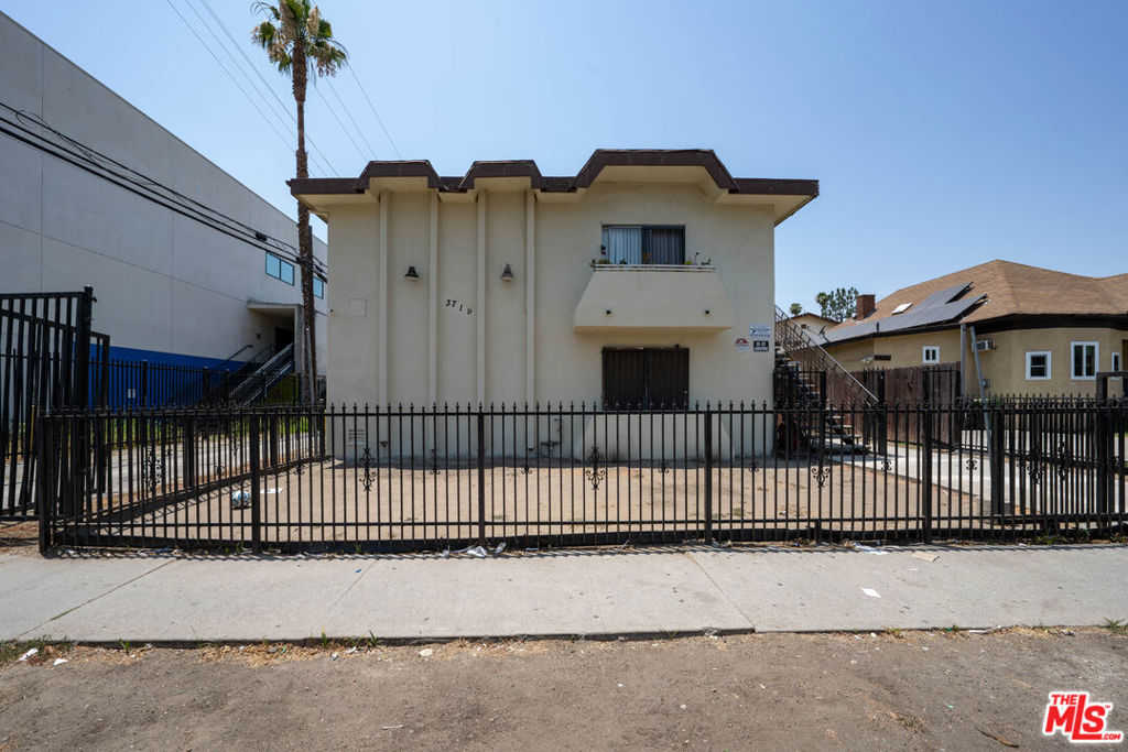 photo 2: 3719 Rosemead Avenue, Los Angeles CA 90032