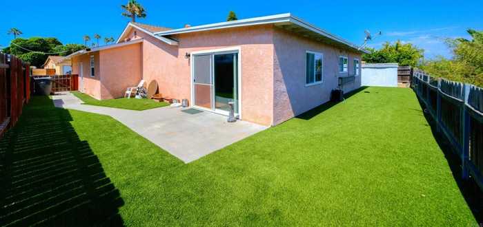 photo 2: 3913 Genine Dr, Oceanside CA 92056