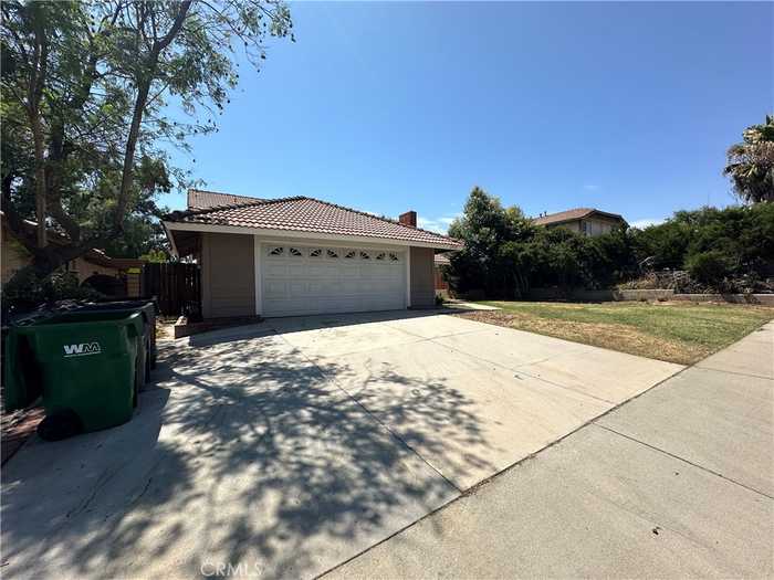 photo 2: 12577 Willow Tree Avenue, Moreno Valley CA 92553