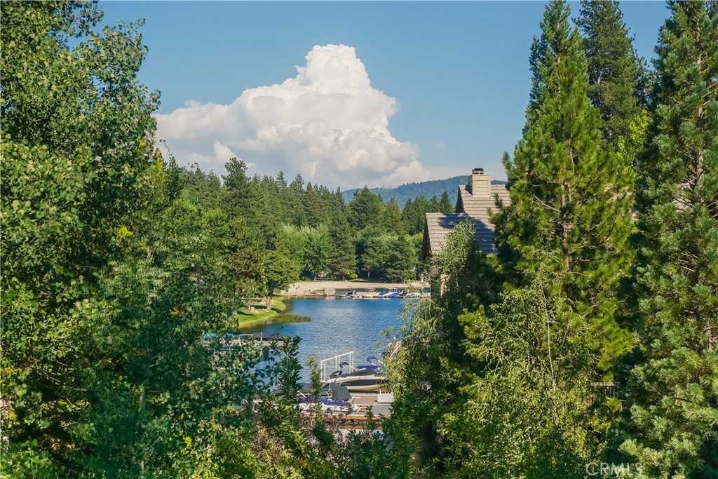 photo 1: 27539 Meadow Cove Court, Lake Arrowhead CA 92352