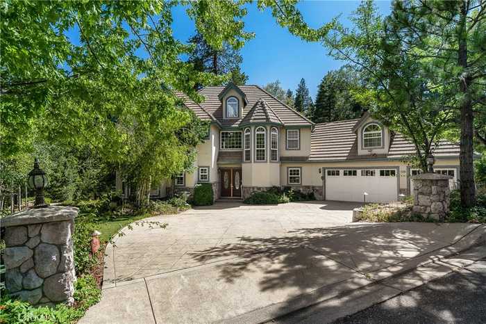 photo 2: 27539 Meadow Cove Court, Lake Arrowhead CA 92352